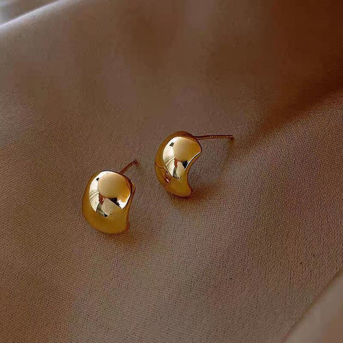 2 Pairs of Sparkling Bow & Matte Gold Hoop Earring